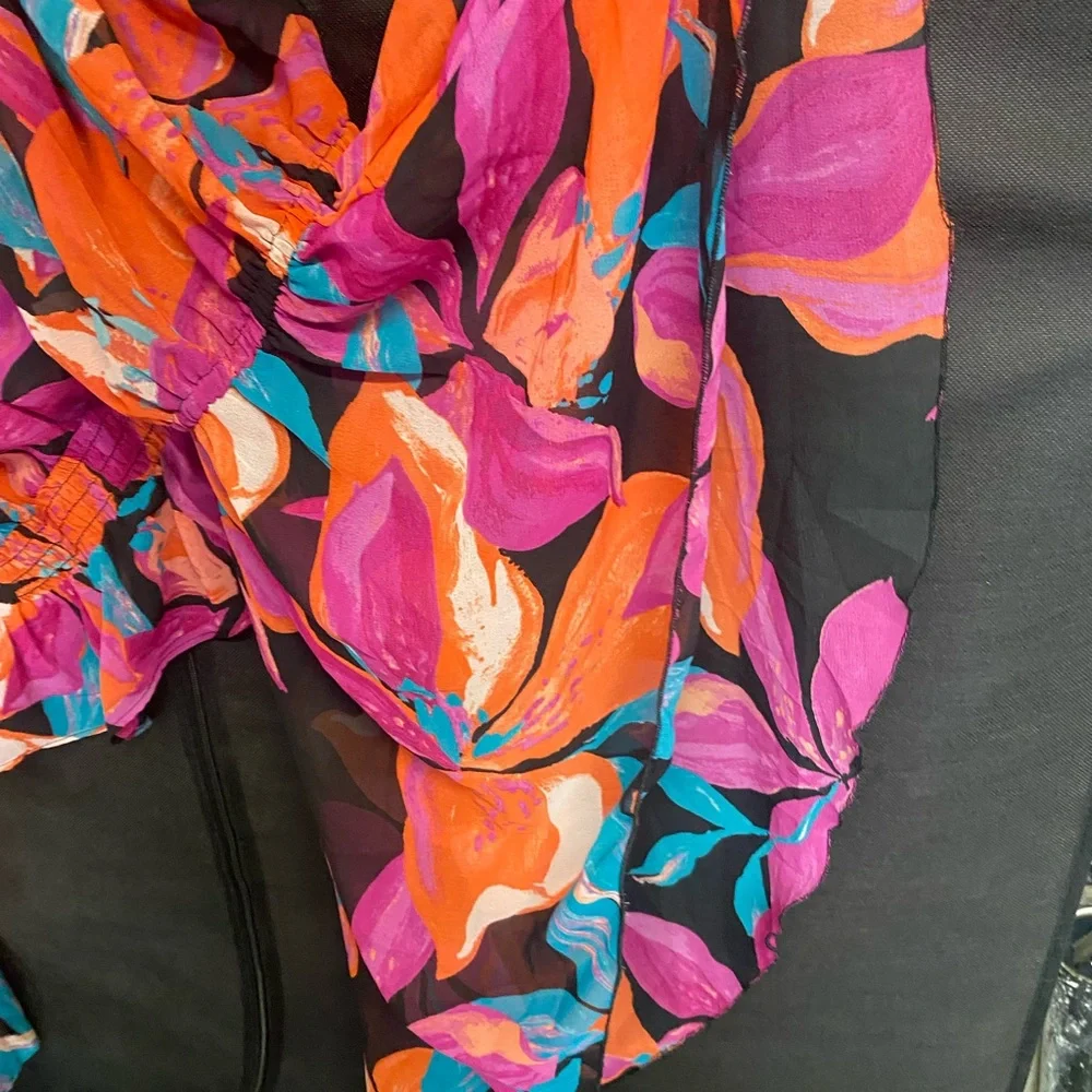 NWT Live 4 Truth Colorful Floral Blouse - Picture 5 of 8